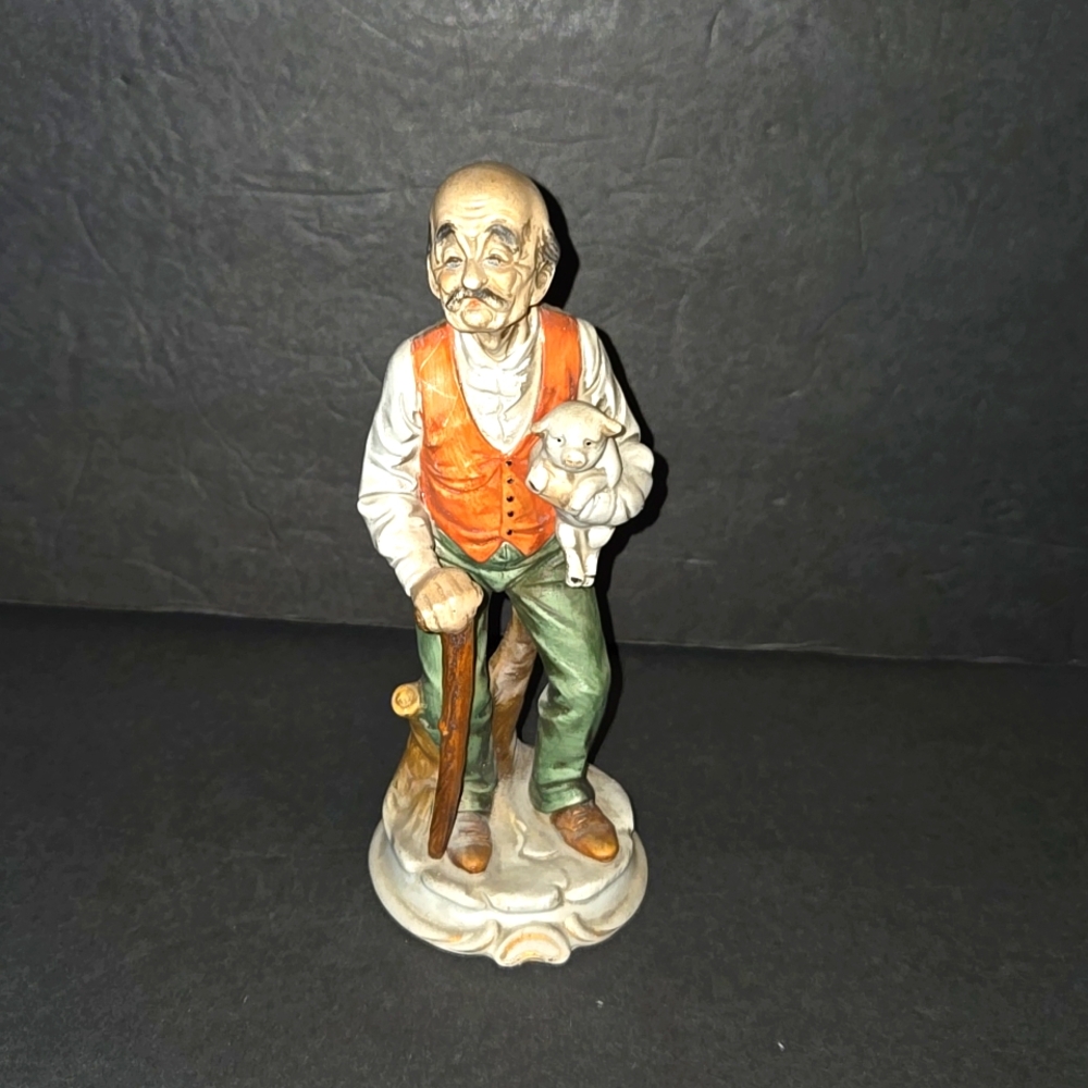 c CLASSIC INARCO PORCELAIN #E 3429 COUNTRY OLD MAN W/ PIG FIGURINE